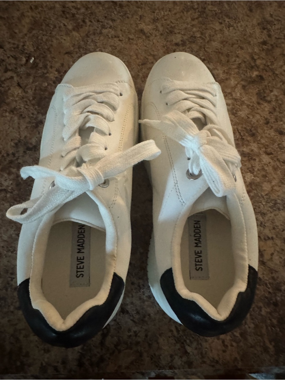 Steve Madden 7.5 White Sneakers with Black Heel Tab